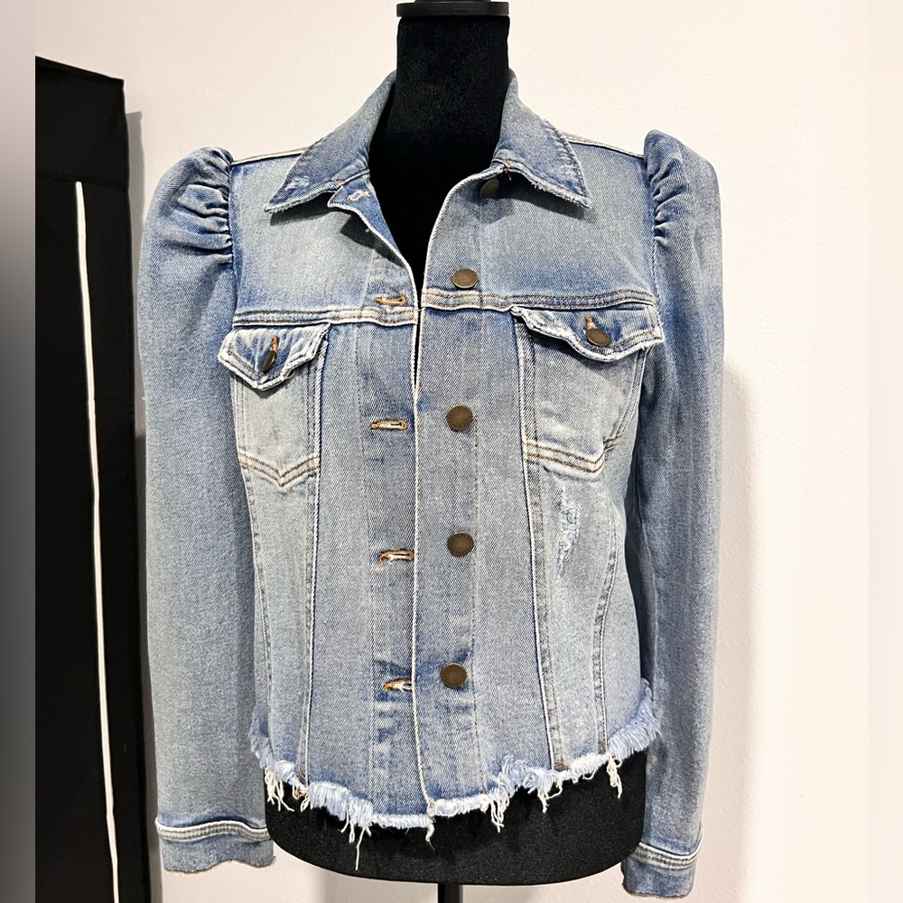 Retrofete Ada Denim Jacket features Puffed sleeves